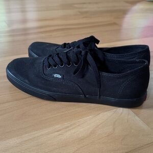 Vans Women’s Black Canvas Sneakers (Size 7)